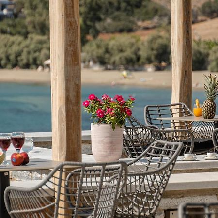 Porto Dema Luxury Suites Schoinoussa Esterno foto