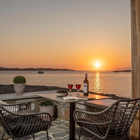 Porto Dema Luxury Suites Schoinoussa Esterno foto