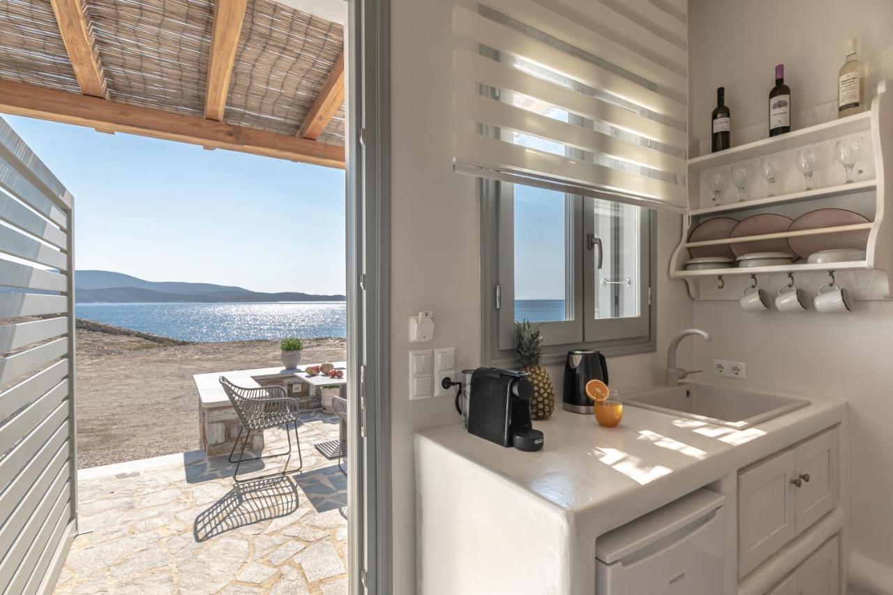 Porto Dema Luxury Suites Schoinoussa Esterno foto