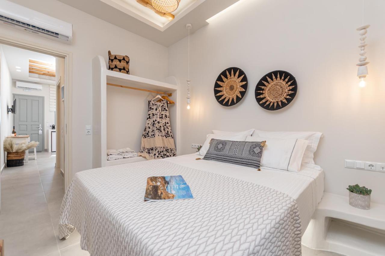 Porto Dema Luxury Suites Schoinoussa Esterno foto
