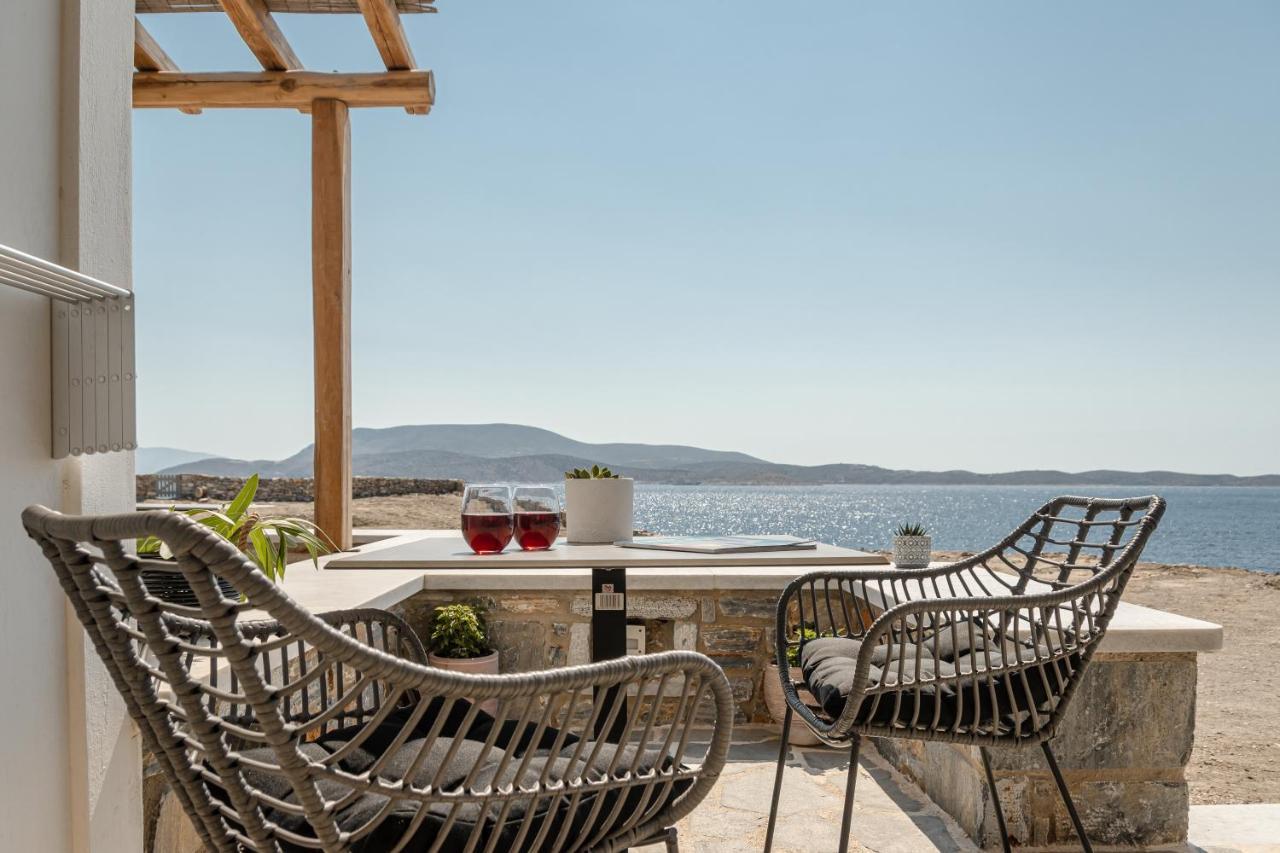 Porto Dema Luxury Suites Schoinoussa Esterno foto