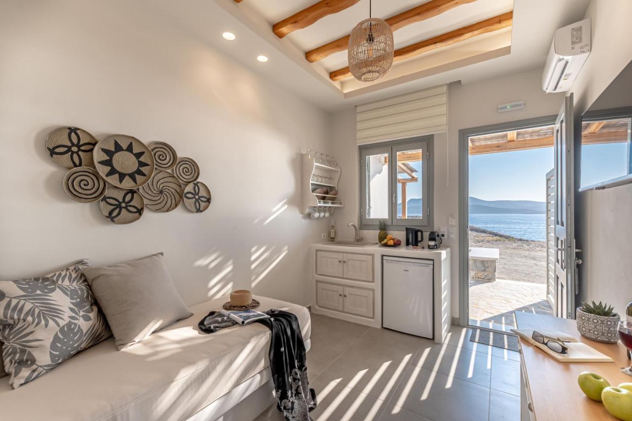 Porto Dema Luxury Suites Schoinoussa Esterno foto
