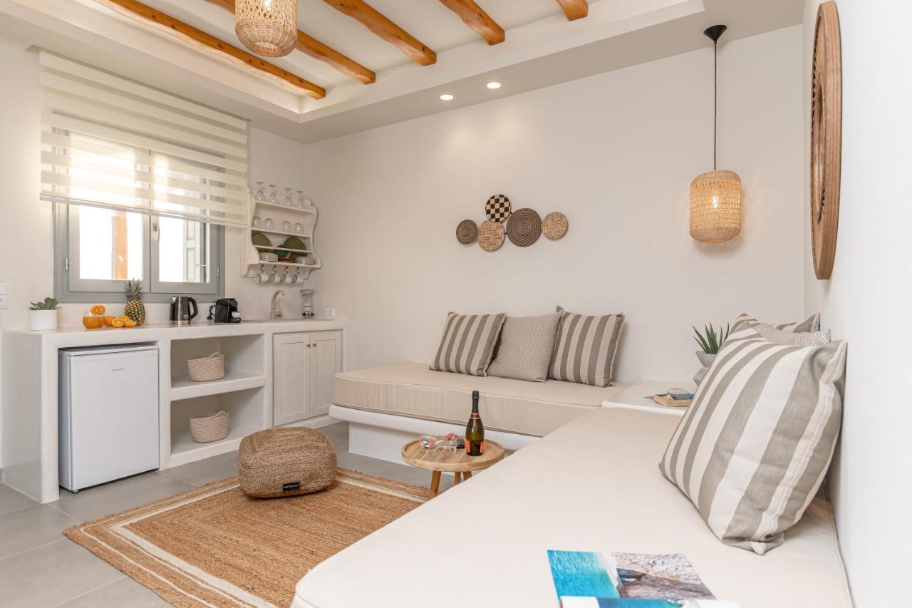 Porto Dema Luxury Suites Schoinoussa Esterno foto