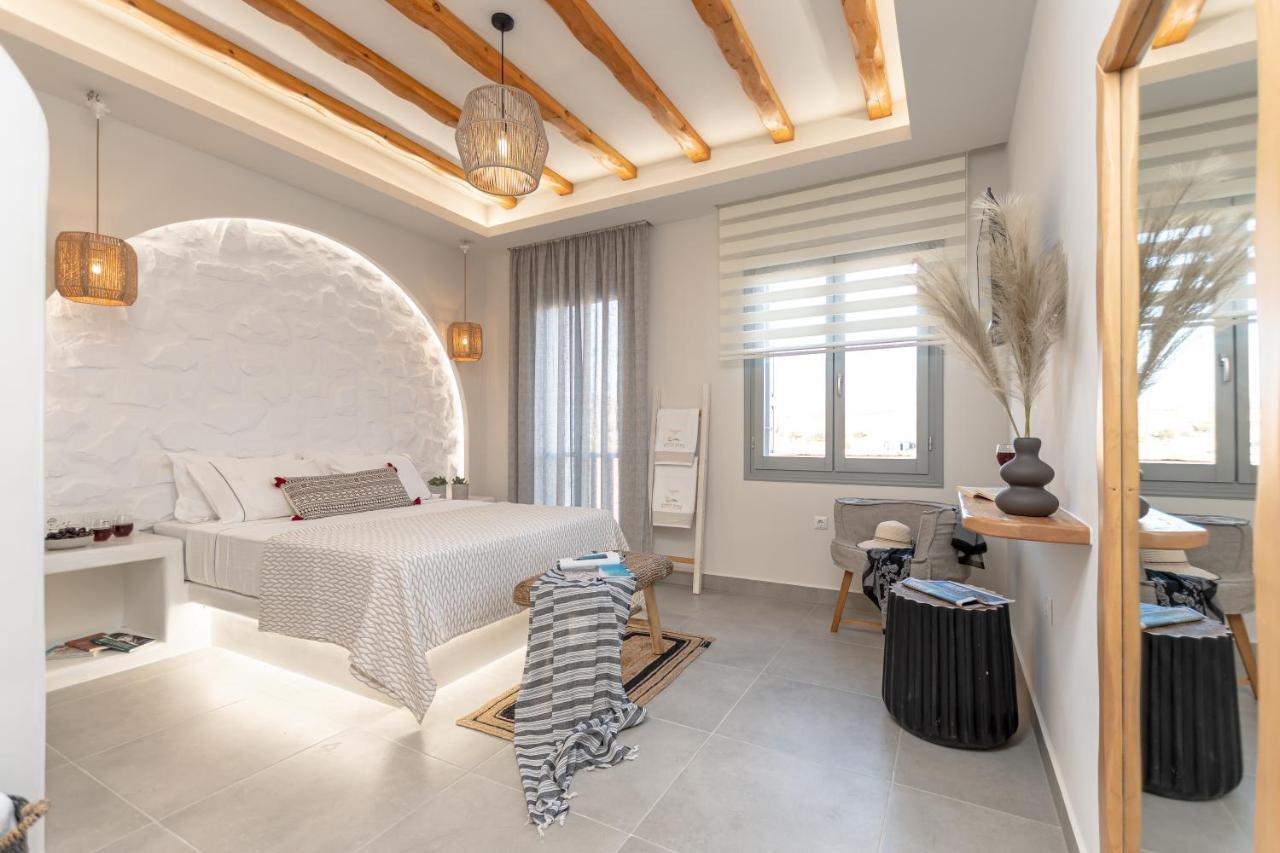 Porto Dema Luxury Suites Schoinoussa Esterno foto