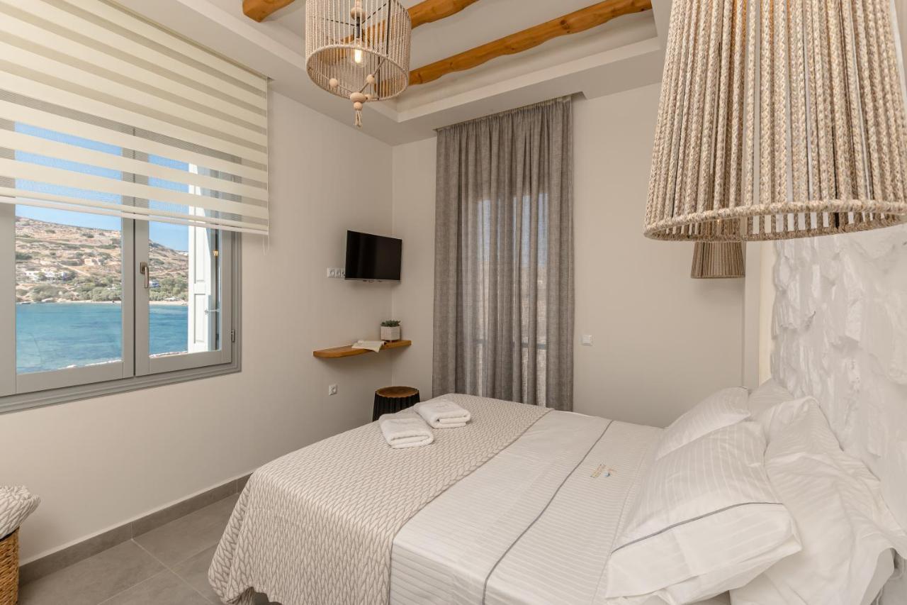 Porto Dema Luxury Suites Schoinoussa Esterno foto