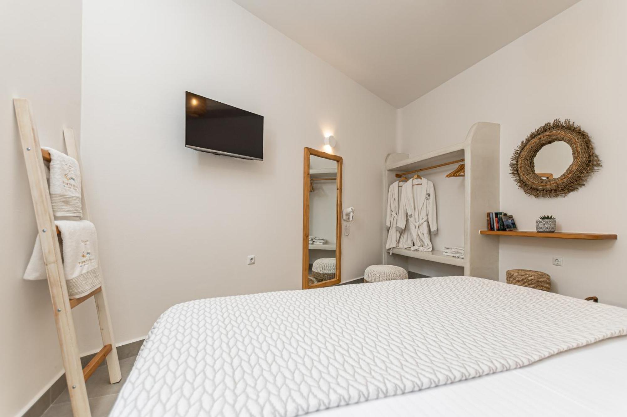 Porto Dema Luxury Suites Schoinoussa Esterno foto