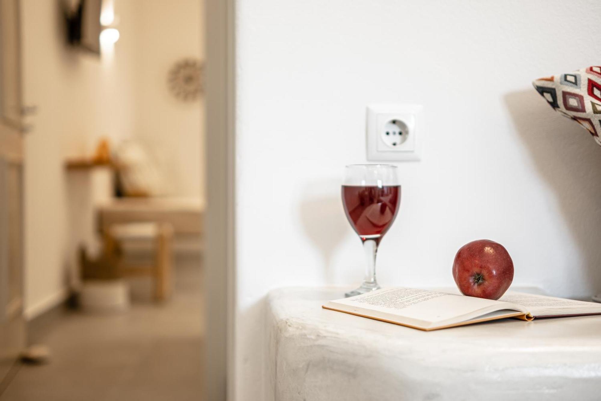Porto Dema Luxury Suites Schoinoussa Esterno foto