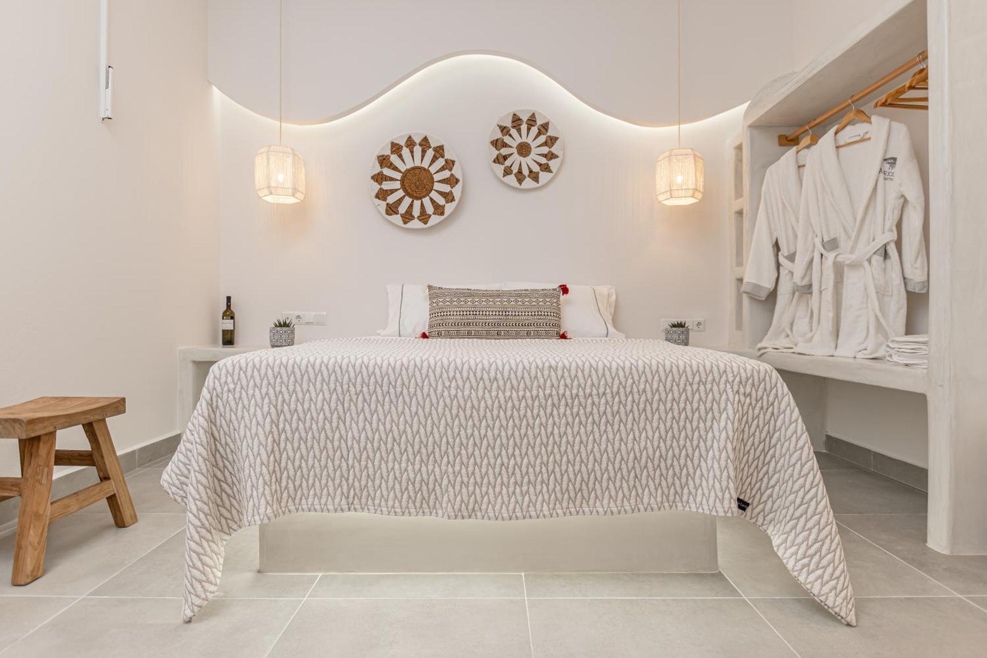 Porto Dema Luxury Suites Schoinoussa Esterno foto