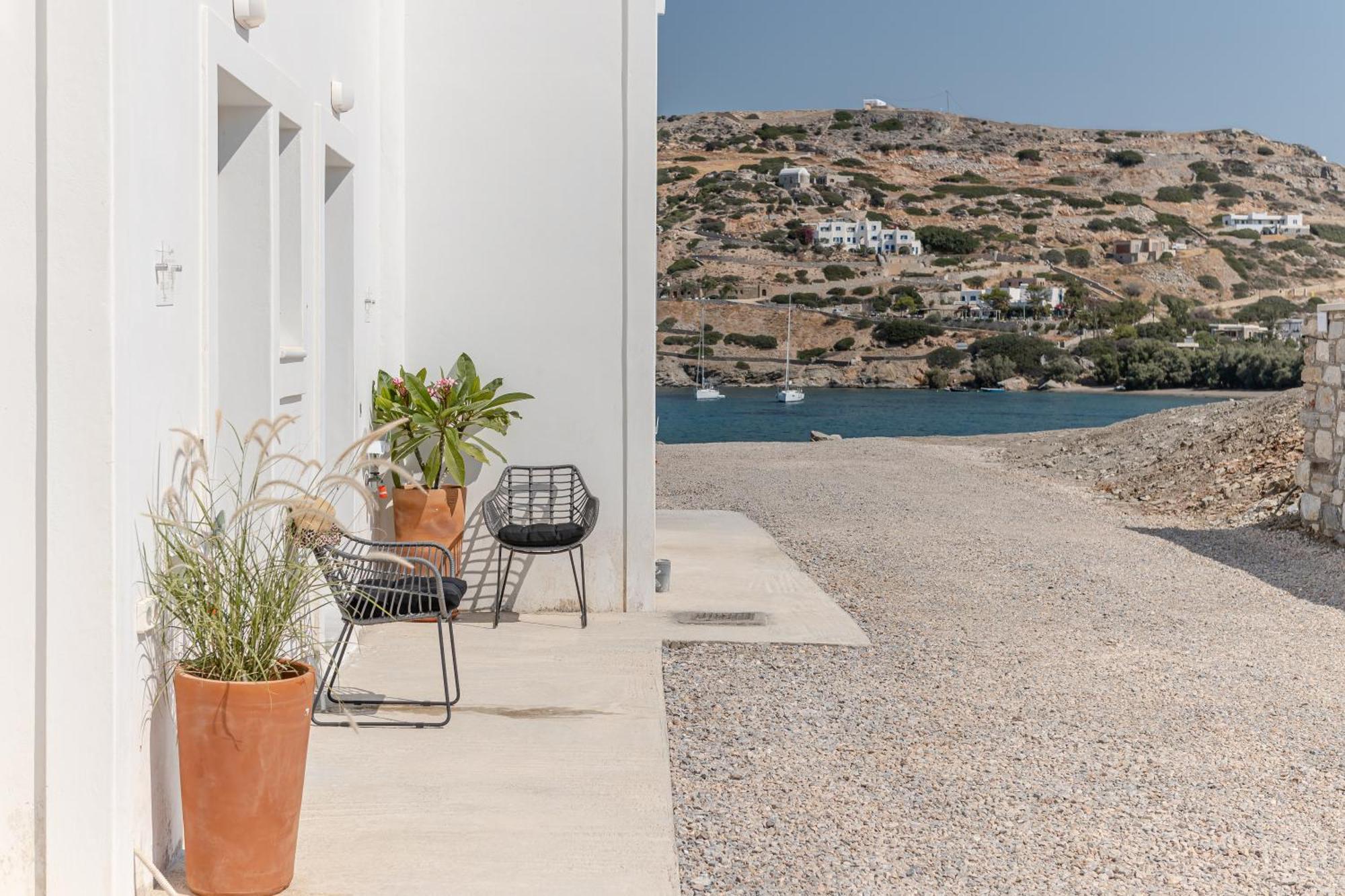 Porto Dema Luxury Suites Schoinoussa Esterno foto