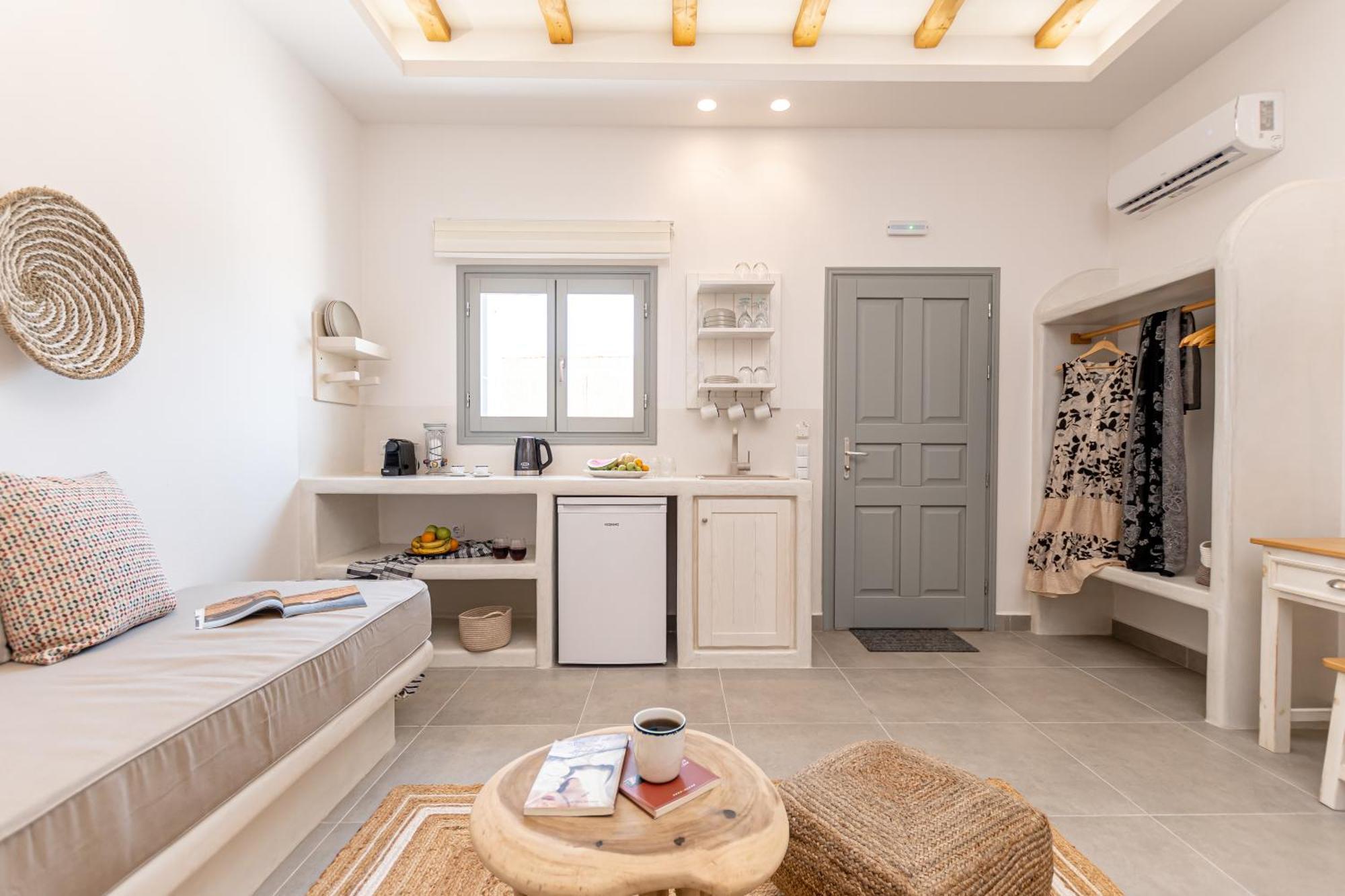 Porto Dema Luxury Suites Schoinoussa Esterno foto
