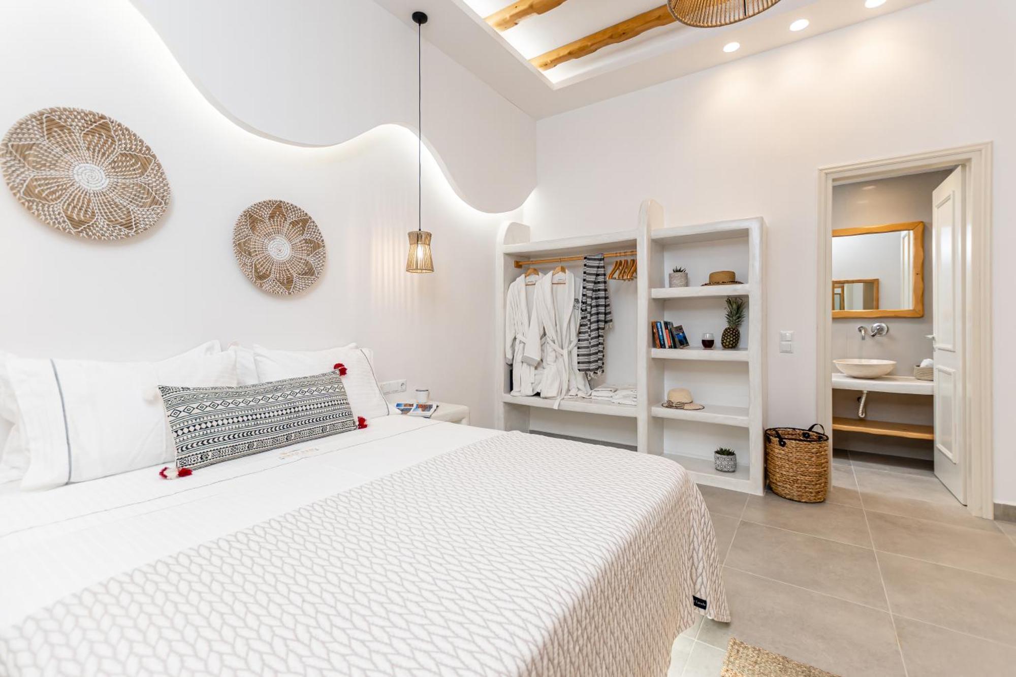 Porto Dema Luxury Suites Schoinoussa Esterno foto