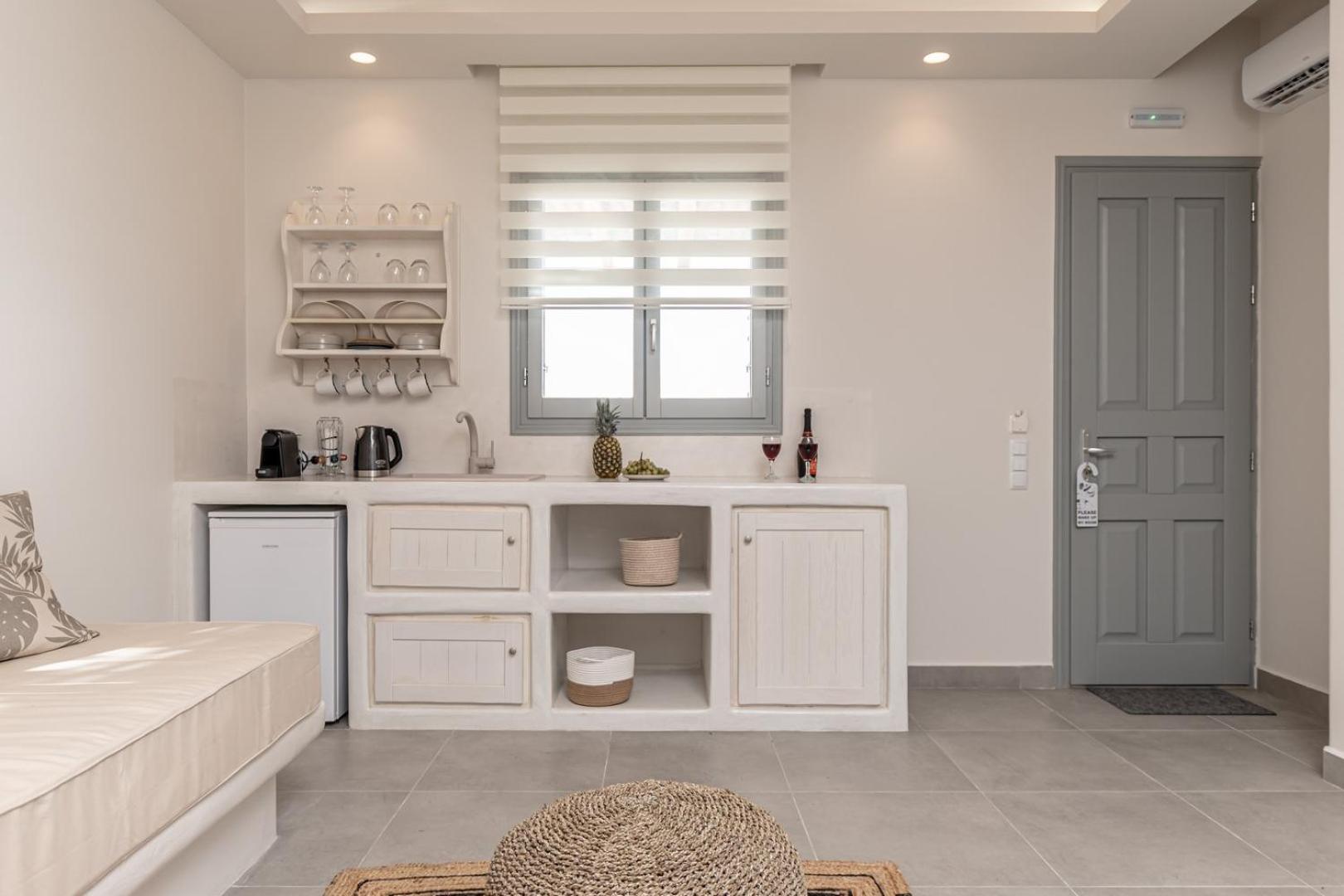 Porto Dema Luxury Suites Schoinoussa Esterno foto
