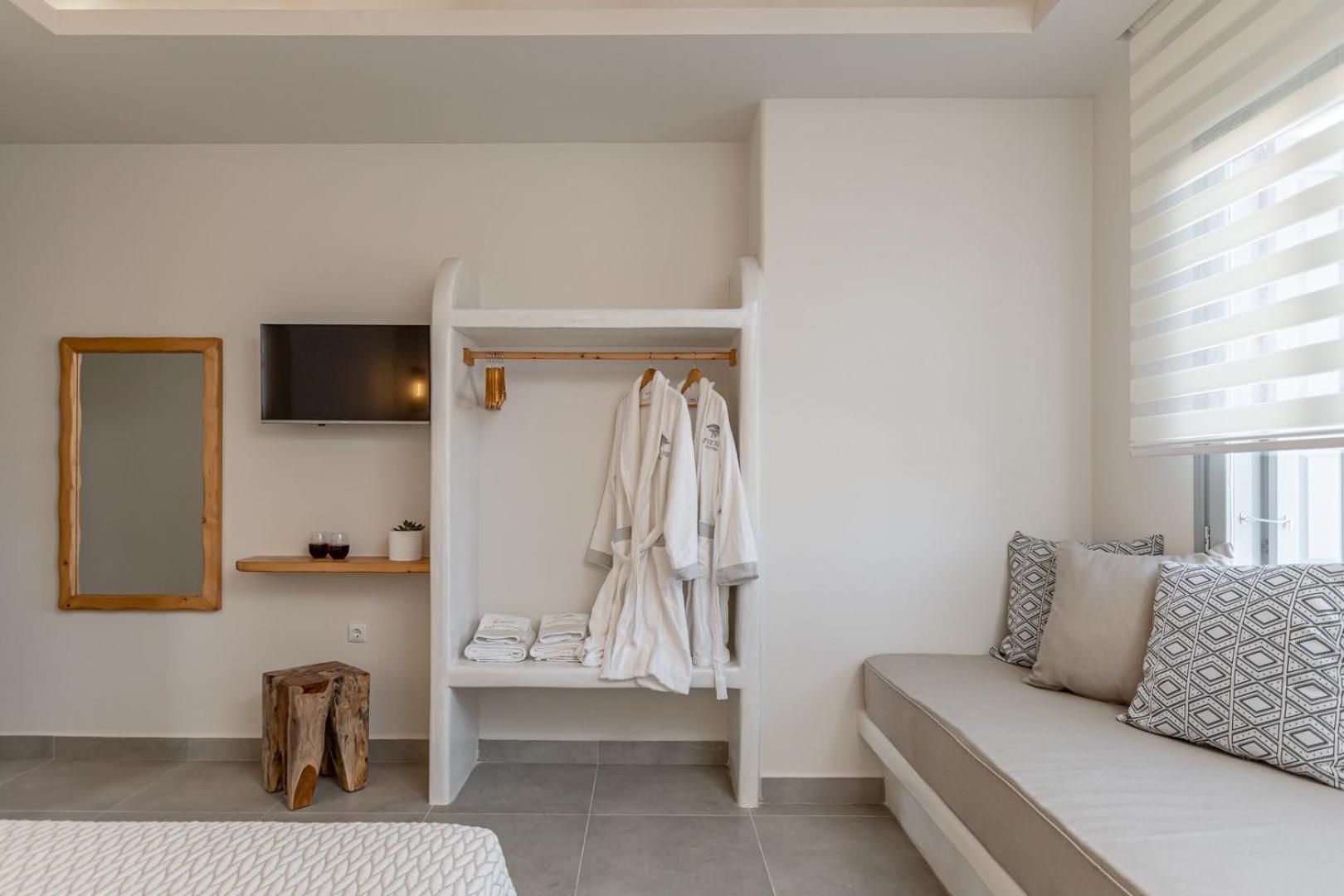 Porto Dema Luxury Suites Schoinoussa Esterno foto