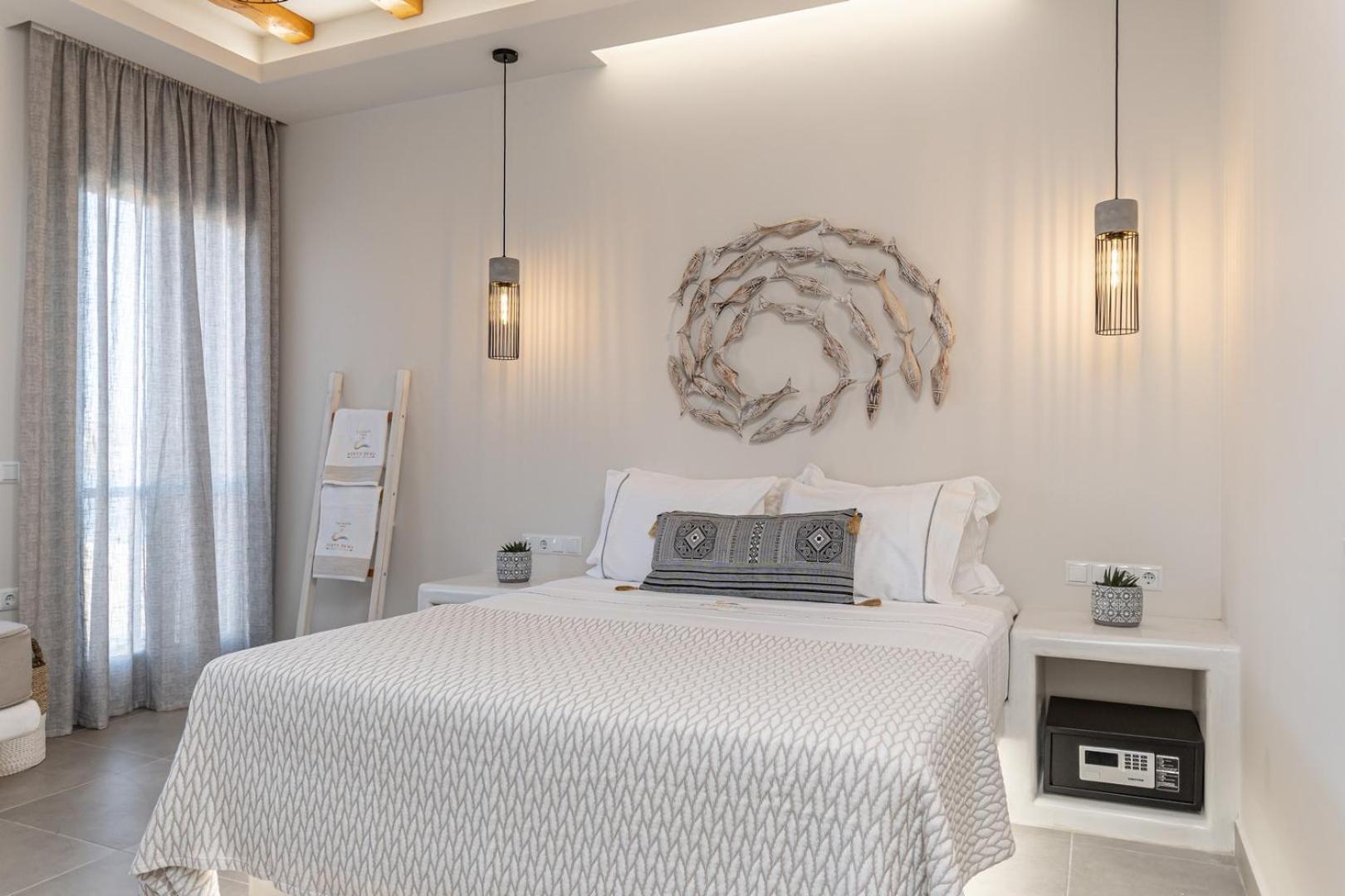 Porto Dema Luxury Suites Schoinoussa Esterno foto