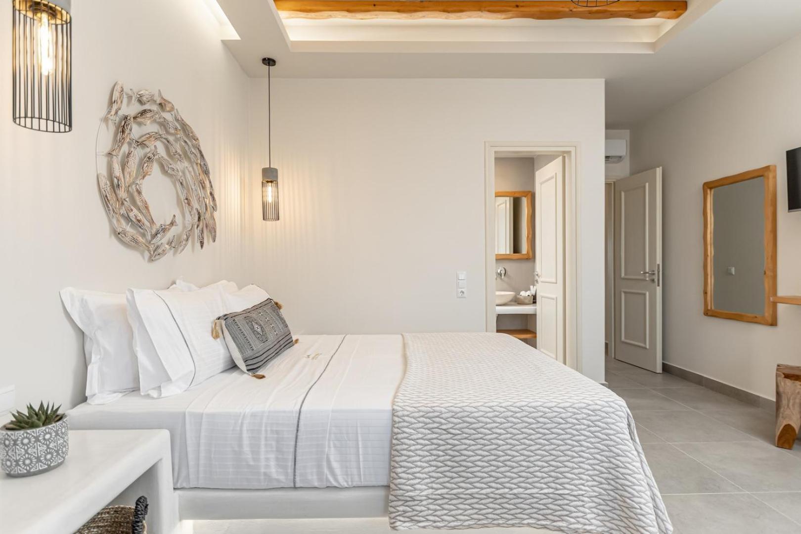 Porto Dema Luxury Suites Schoinoussa Esterno foto