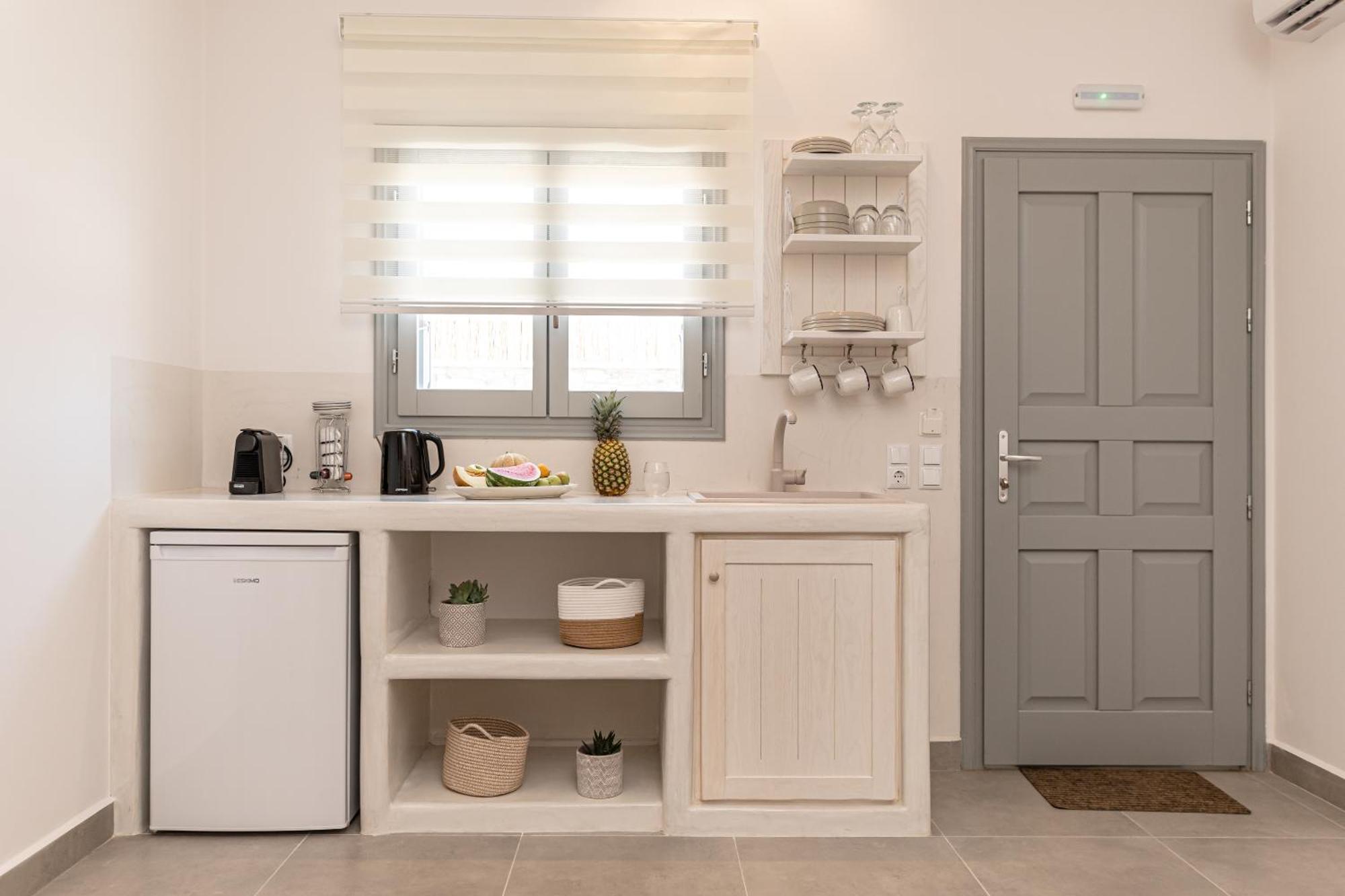 Porto Dema Luxury Suites Schoinoussa Esterno foto