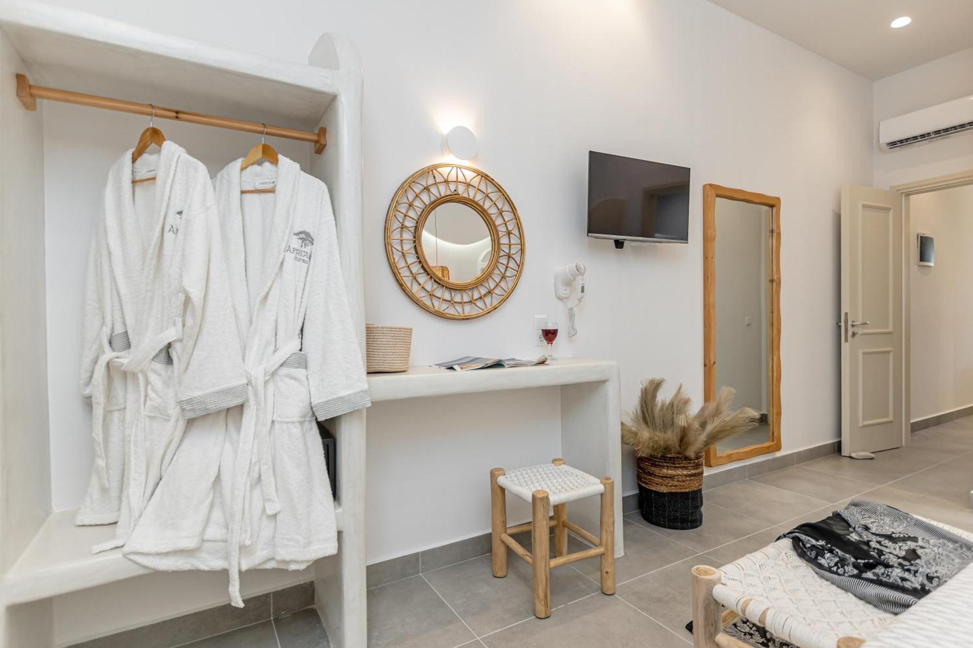 Porto Dema Luxury Suites Schoinoussa Esterno foto