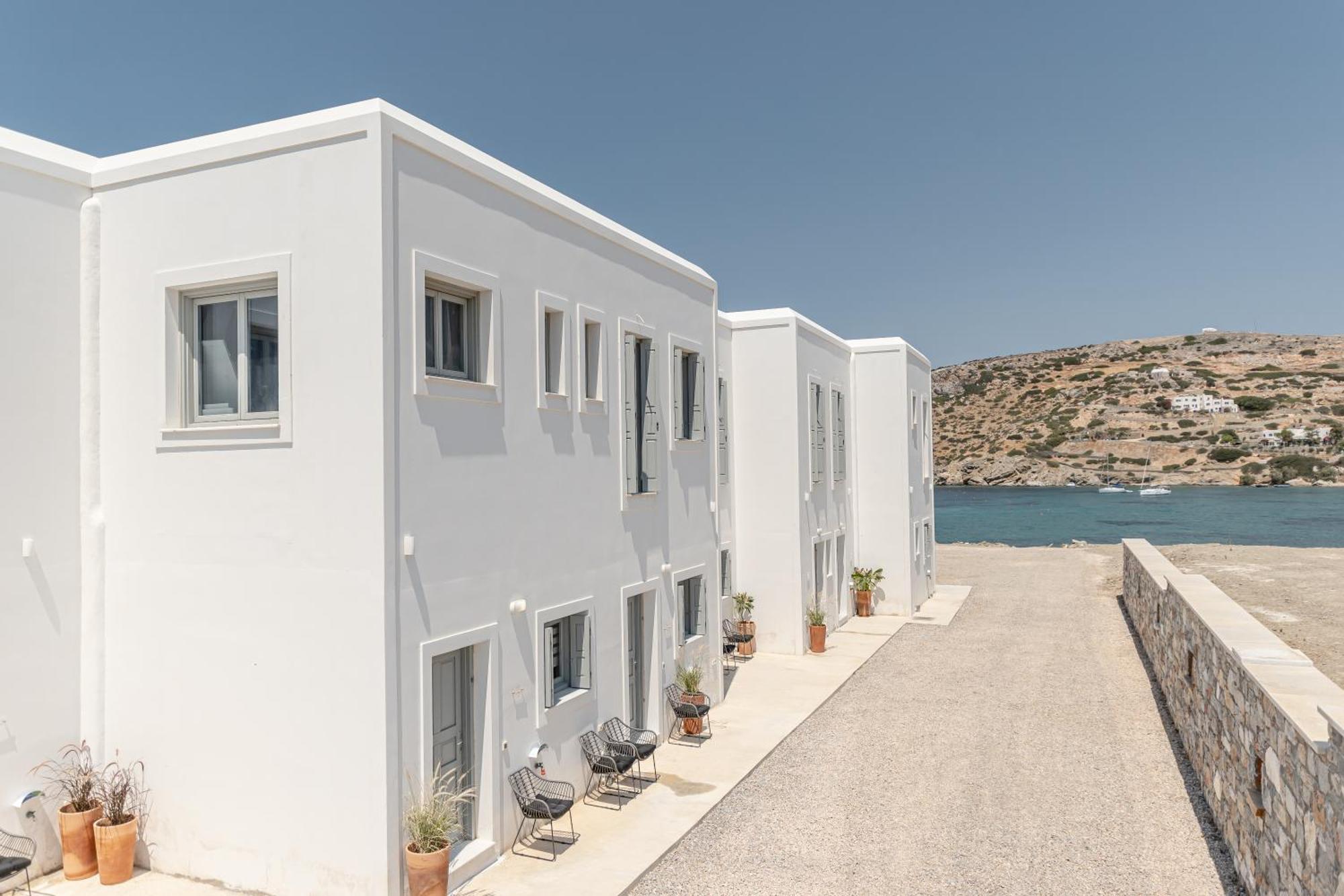 Porto Dema Luxury Suites Schoinoussa Esterno foto