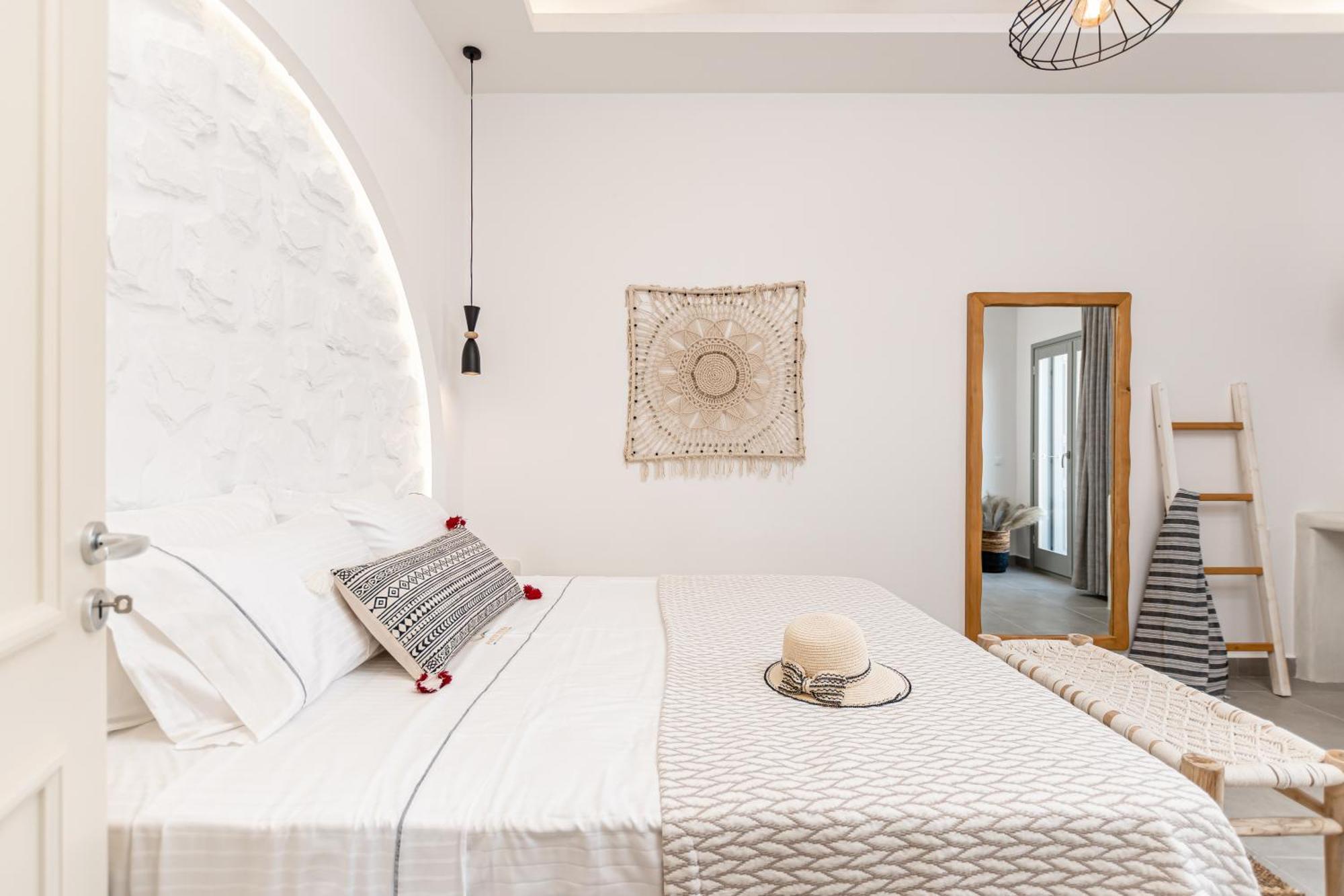 Porto Dema Luxury Suites Schoinoussa Esterno foto