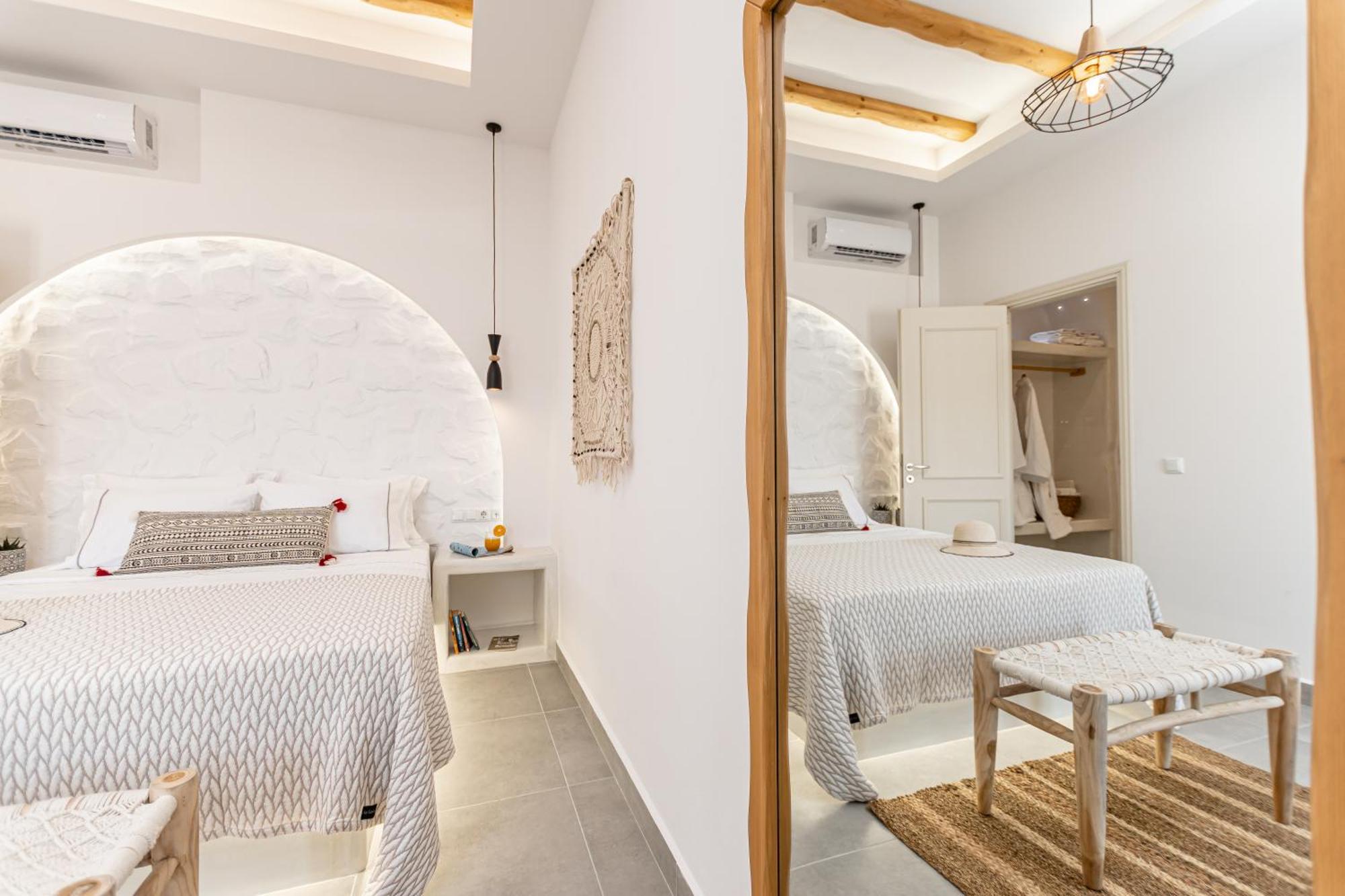 Porto Dema Luxury Suites Schoinoussa Esterno foto