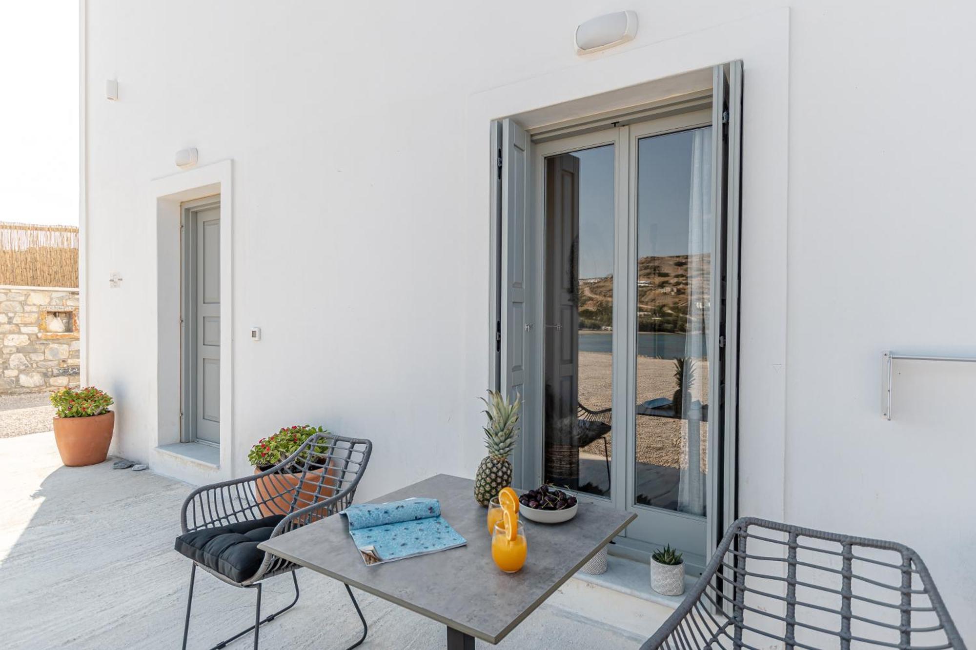 Porto Dema Luxury Suites Schoinoussa Esterno foto