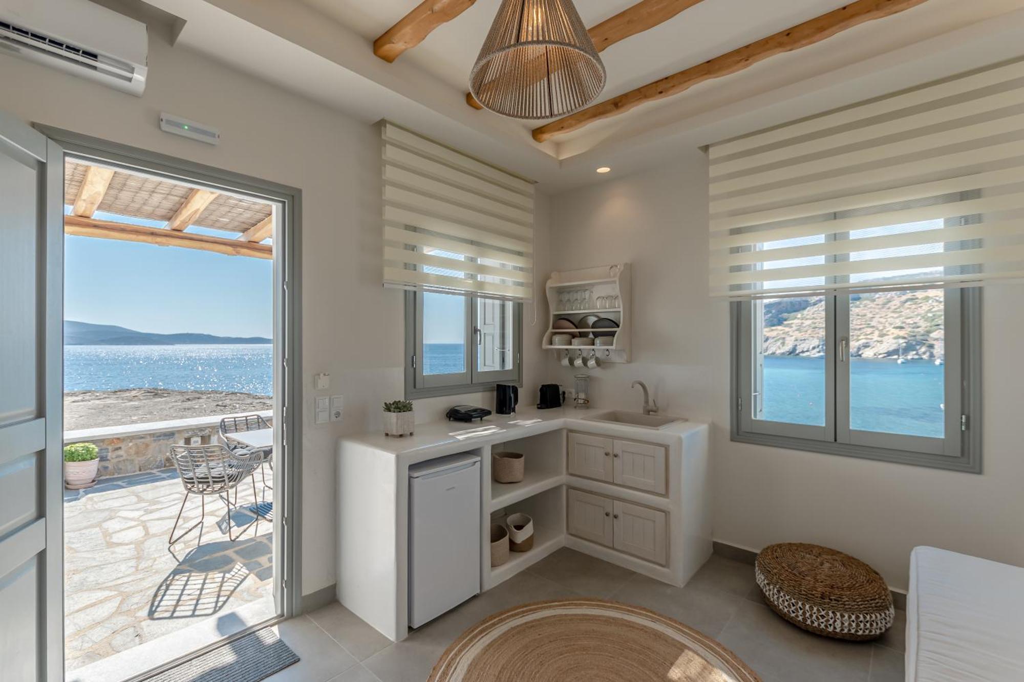 Porto Dema Luxury Suites Schoinoussa Esterno foto